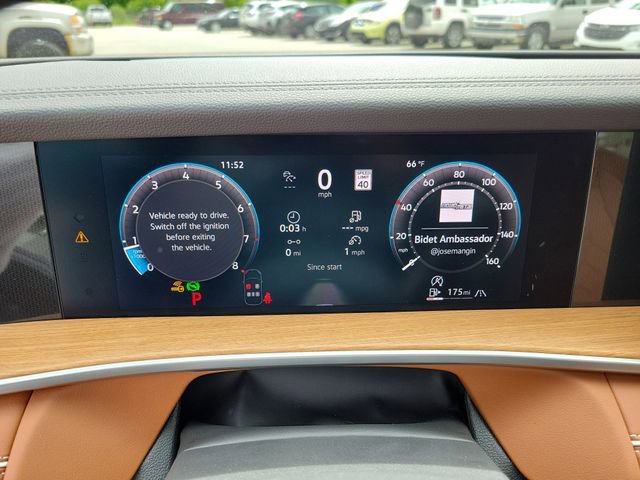 New 2026 Volkswagen Tiguan SEL R-Line AWD/4WD image 9