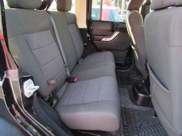 Used 2012 Jeep Wrangler Unlimited Sahara AWD/4WD image 16