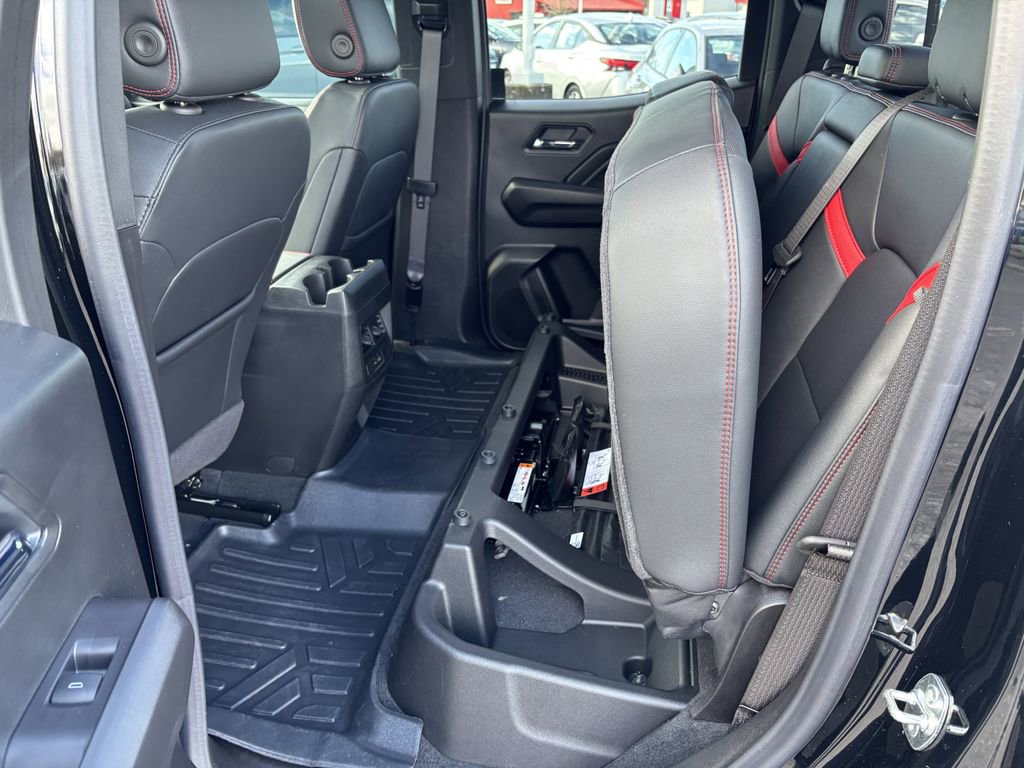 Used 2025 Chevrolet Colorado Z71 w/ Technology Package image 25