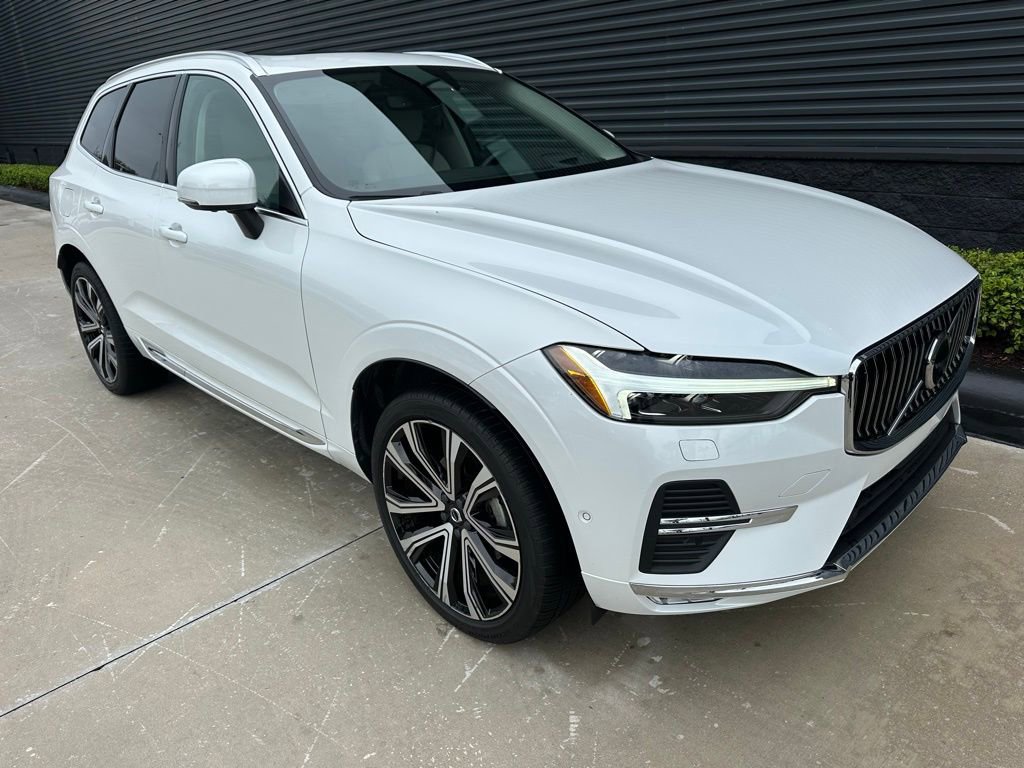 Used 2023 Volvo XC60 B5 Ultimate w/ Protection Package Premier image 11
