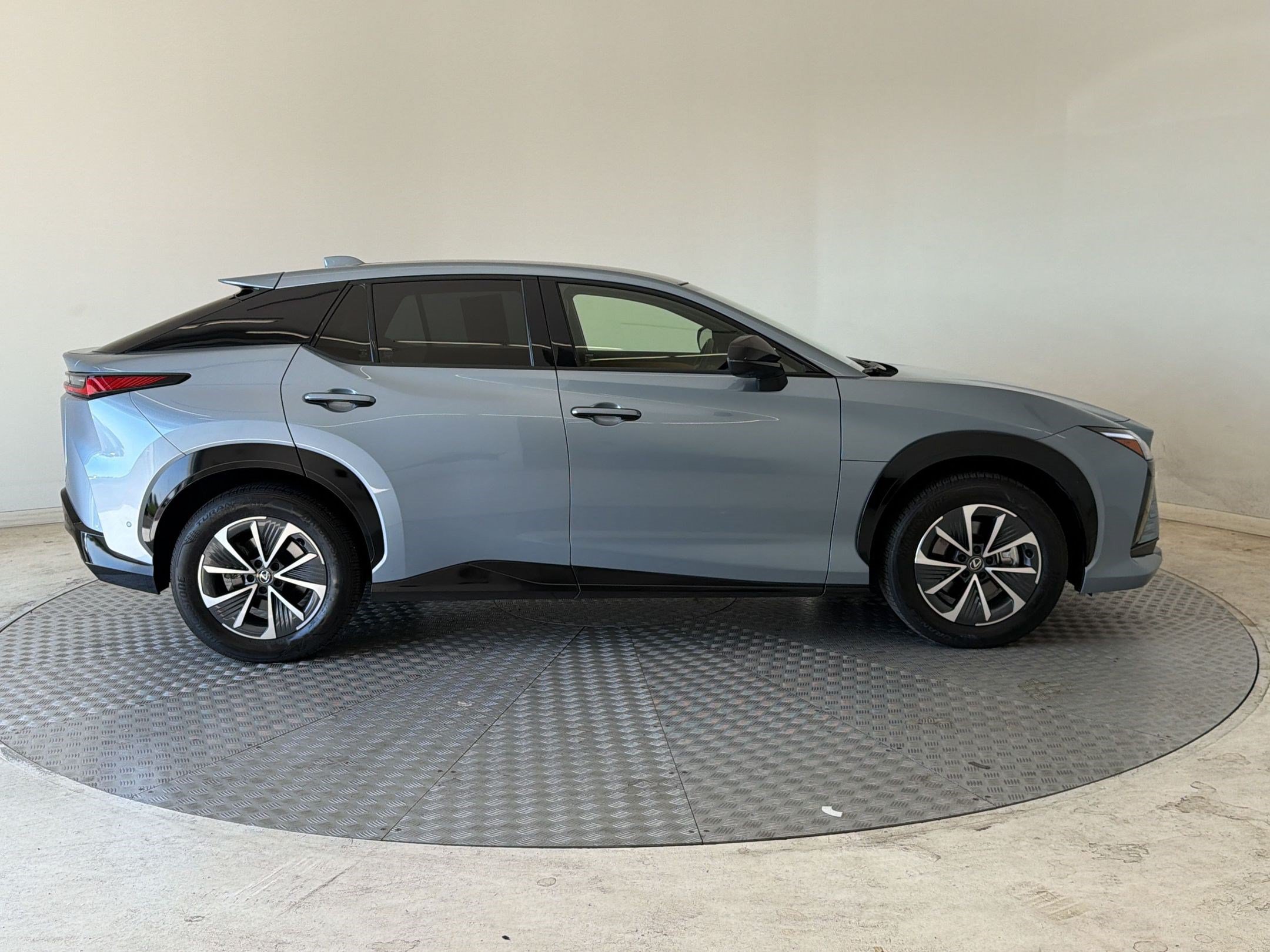 Used 2023 Lexus RZ 450e Premium w/ Technology Package AWD/4WD image 8