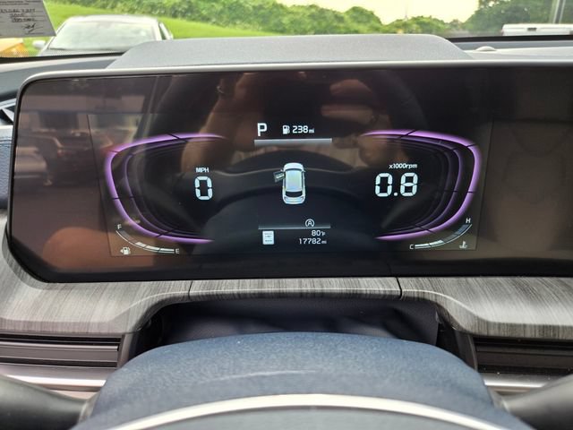 Used 2025 Kia Telluride EX w/ EX Captain's Chair Package FWD image 35