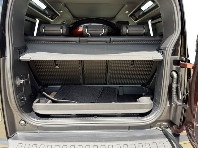New 2026 Land Rover Defender 90 X-Dynamic SE AWD/4WD image 18