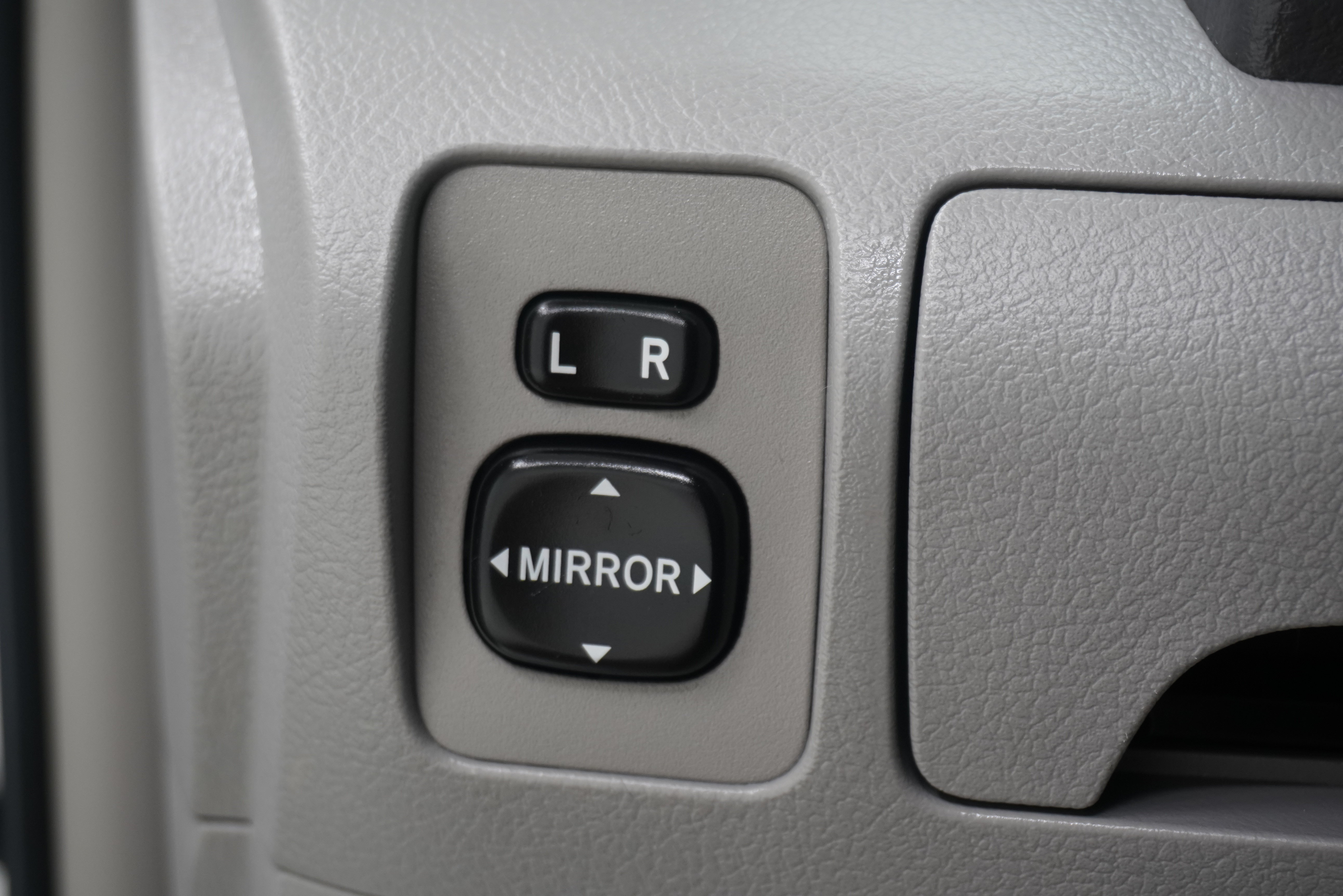 Used 2010 Toyota Camry LE FWD image 20