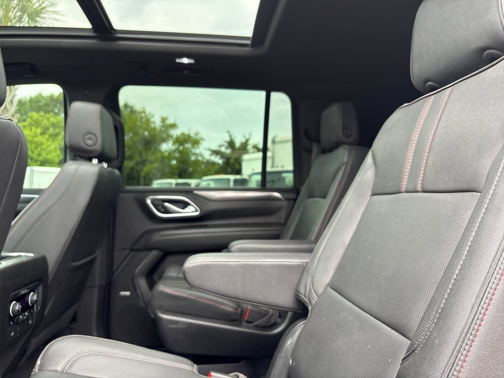 Used 2023 Chevrolet Suburban RST w/ Luxury Package AWD/4WD image 14