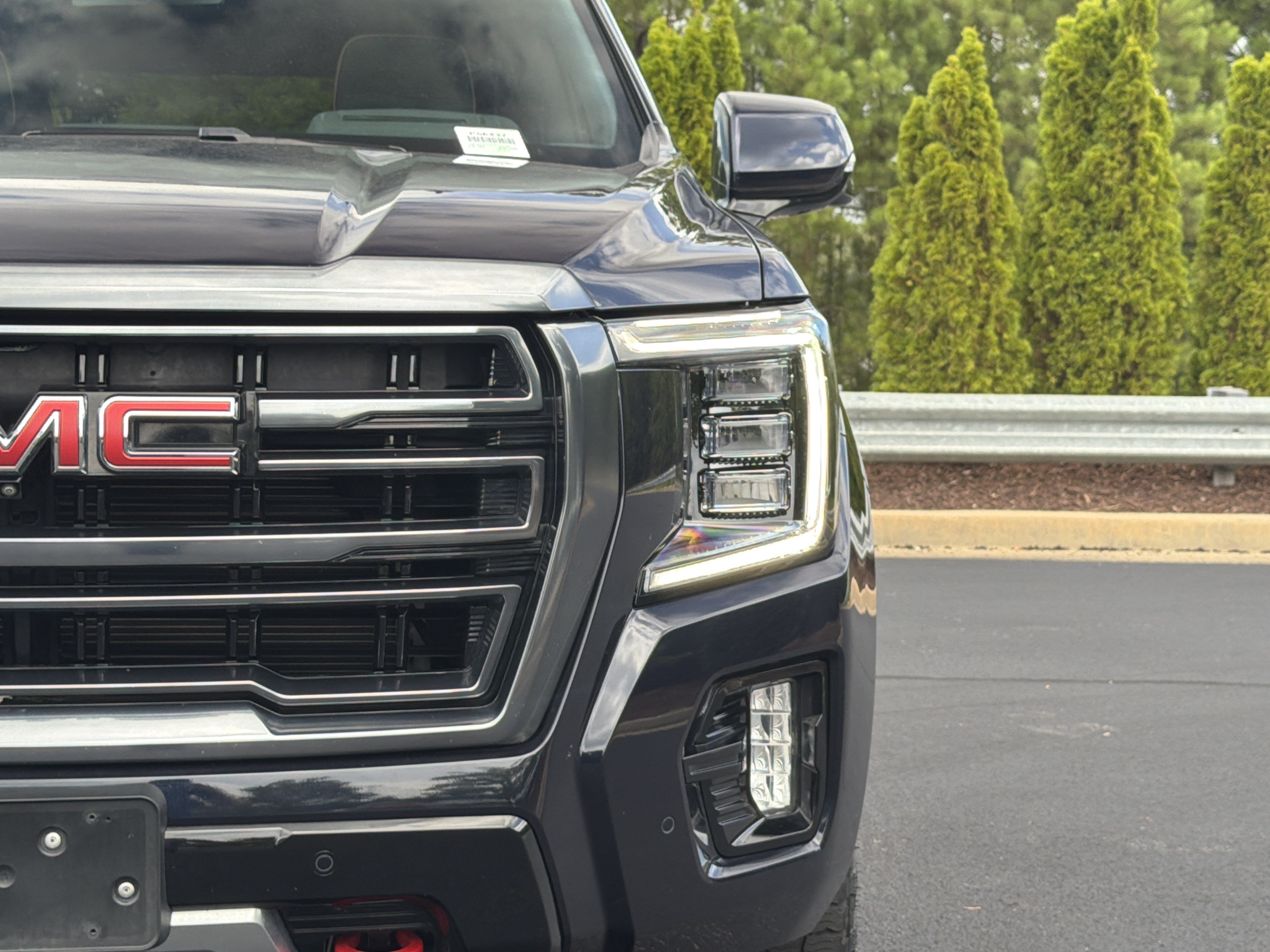 Used 2023 GMC Yukon AT4 w/ AT4 Premium Package AWD/4WD image 22