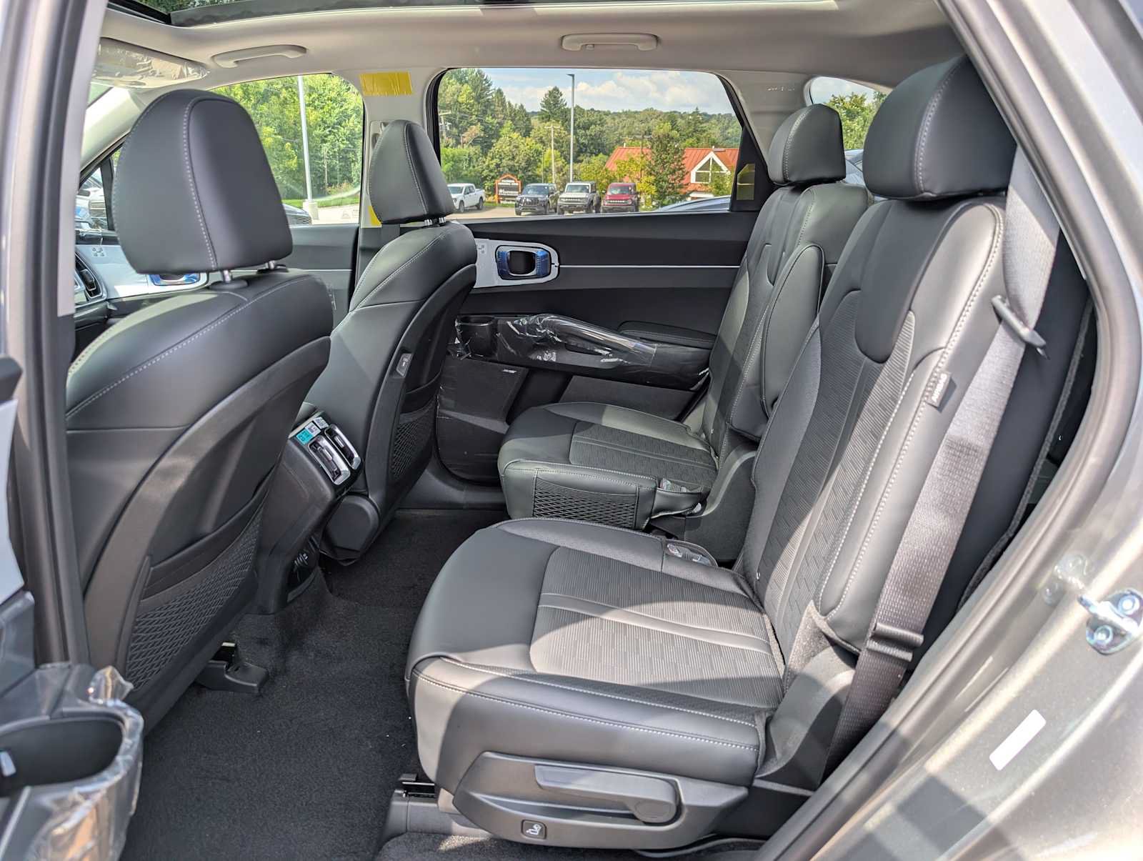 New 2026 Kia Sorento EX AWD/4WD image 18