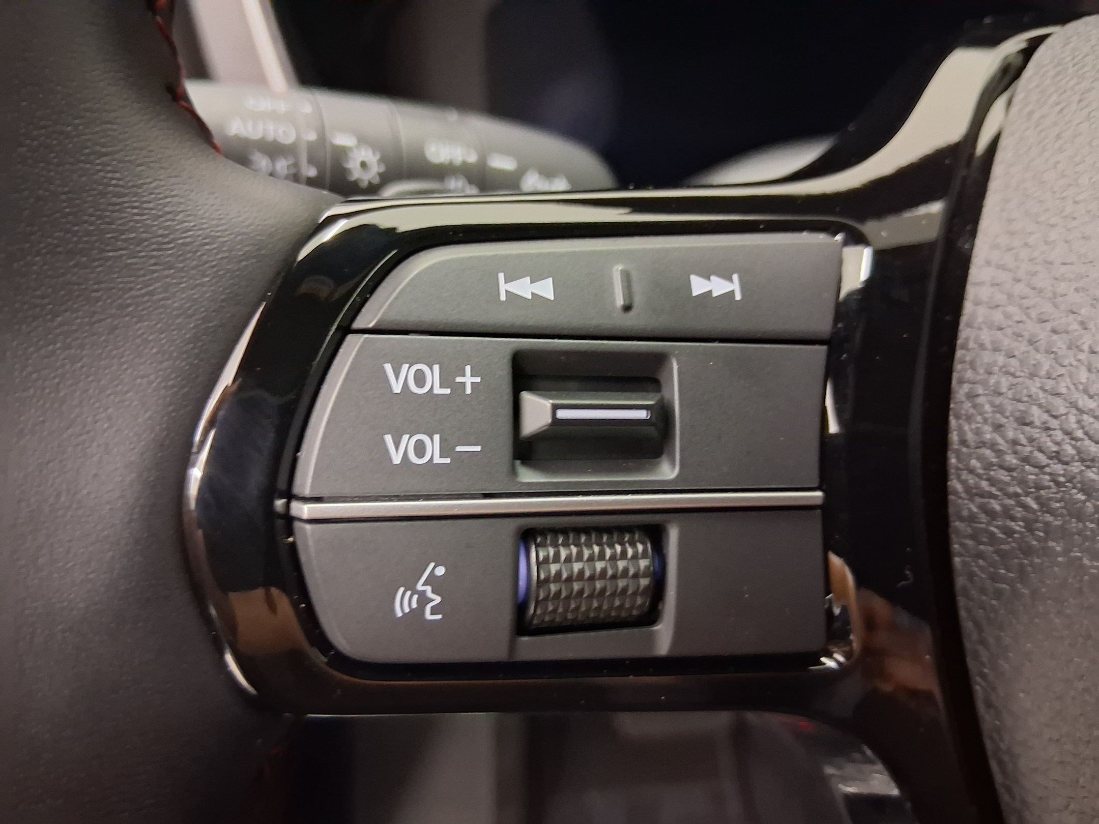 Used 2025 Honda Pilot Black Edition image 16