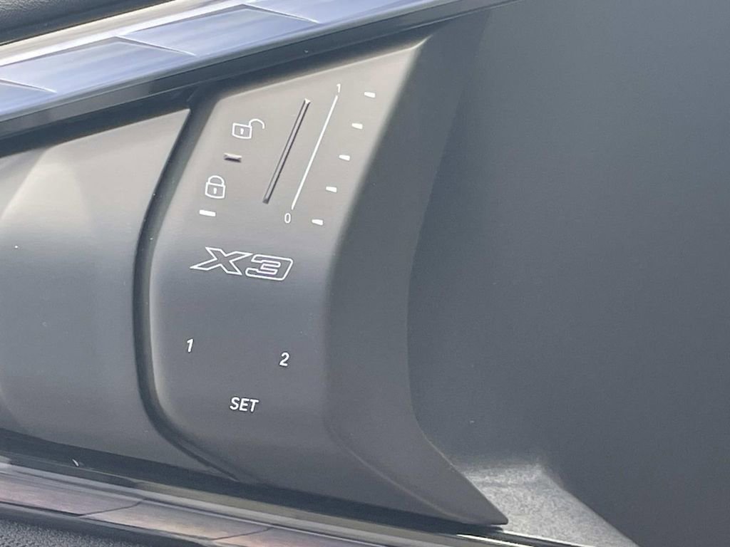 Used 2025 BMW X3 xDrive30i w/ Convenience Package image 18