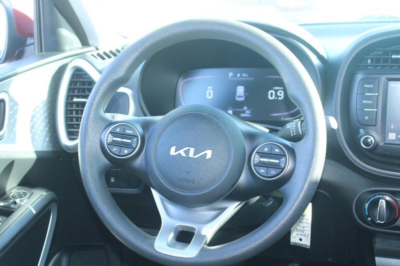 Used 2023 Kia Soul LX image 14