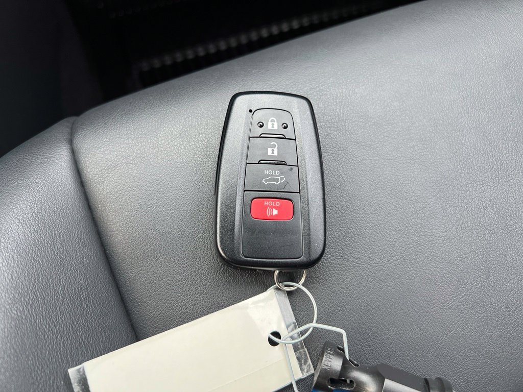 Used 2022 Toyota RAV4 XSE AWD/4WD image 31