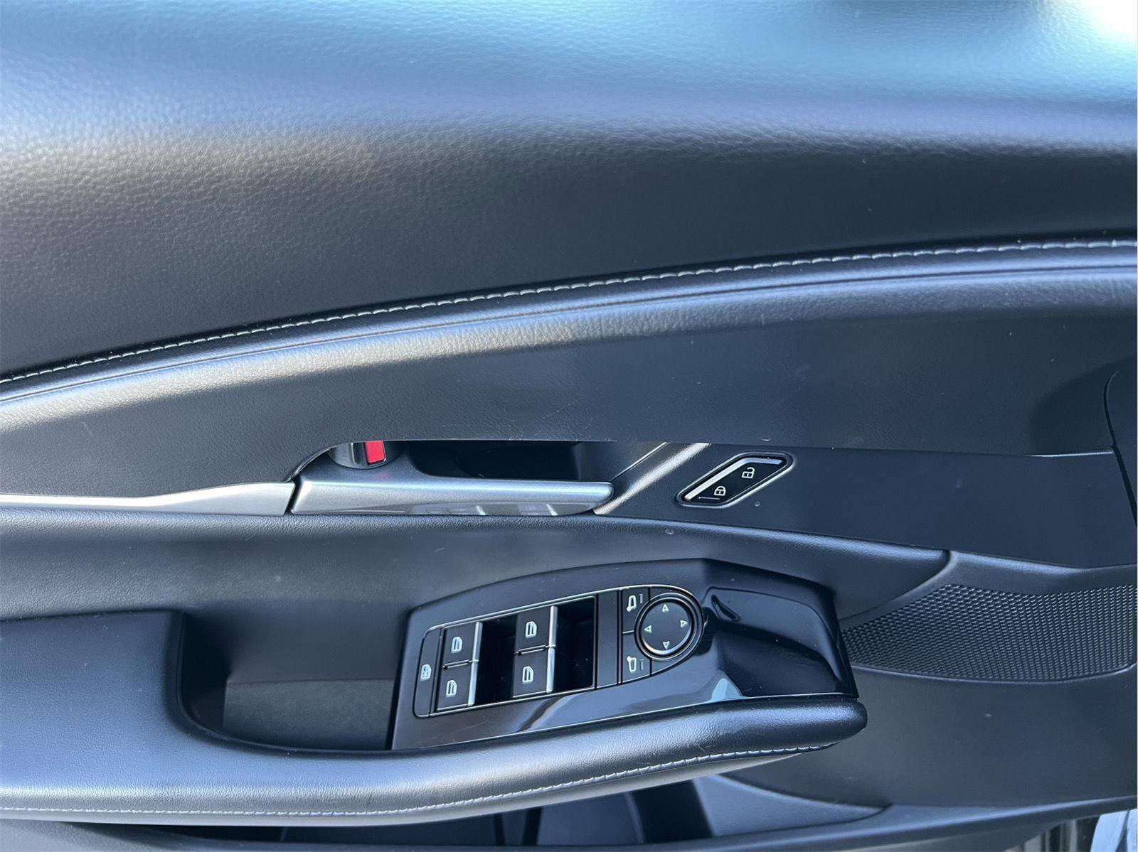 Used 2025 MAZDA CX-30 AWD 2.5 S w/ Select Sport Pkg image 8