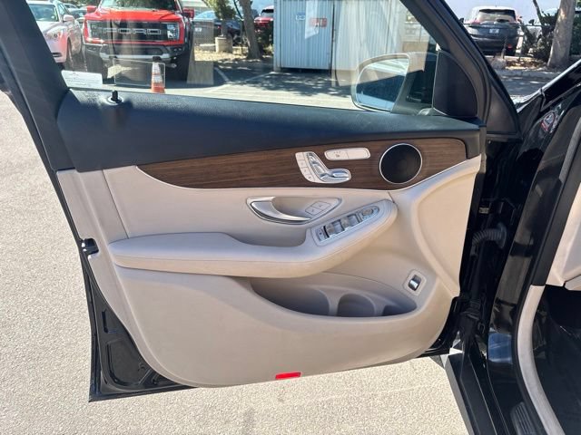 Used 2022 Mercedes-Benz GLC 300 4MATIC image 16