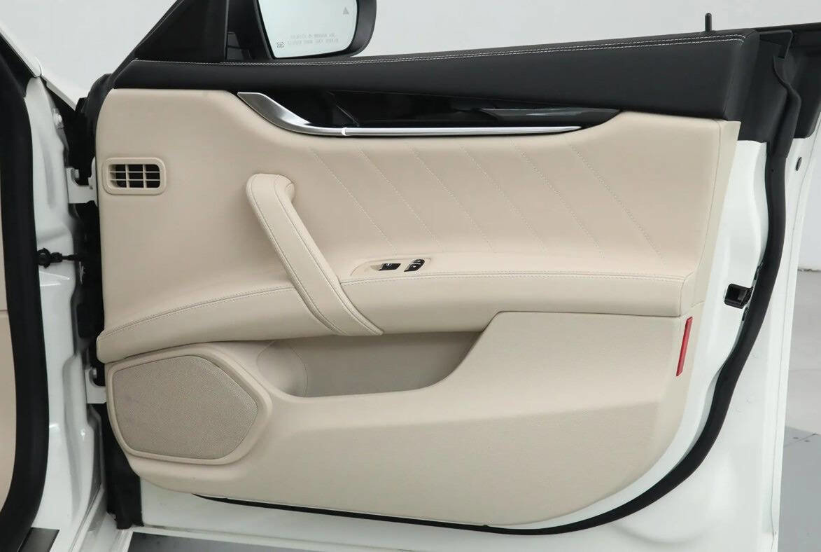 Used 2022 Maserati Ghibli Modena RWD image 19