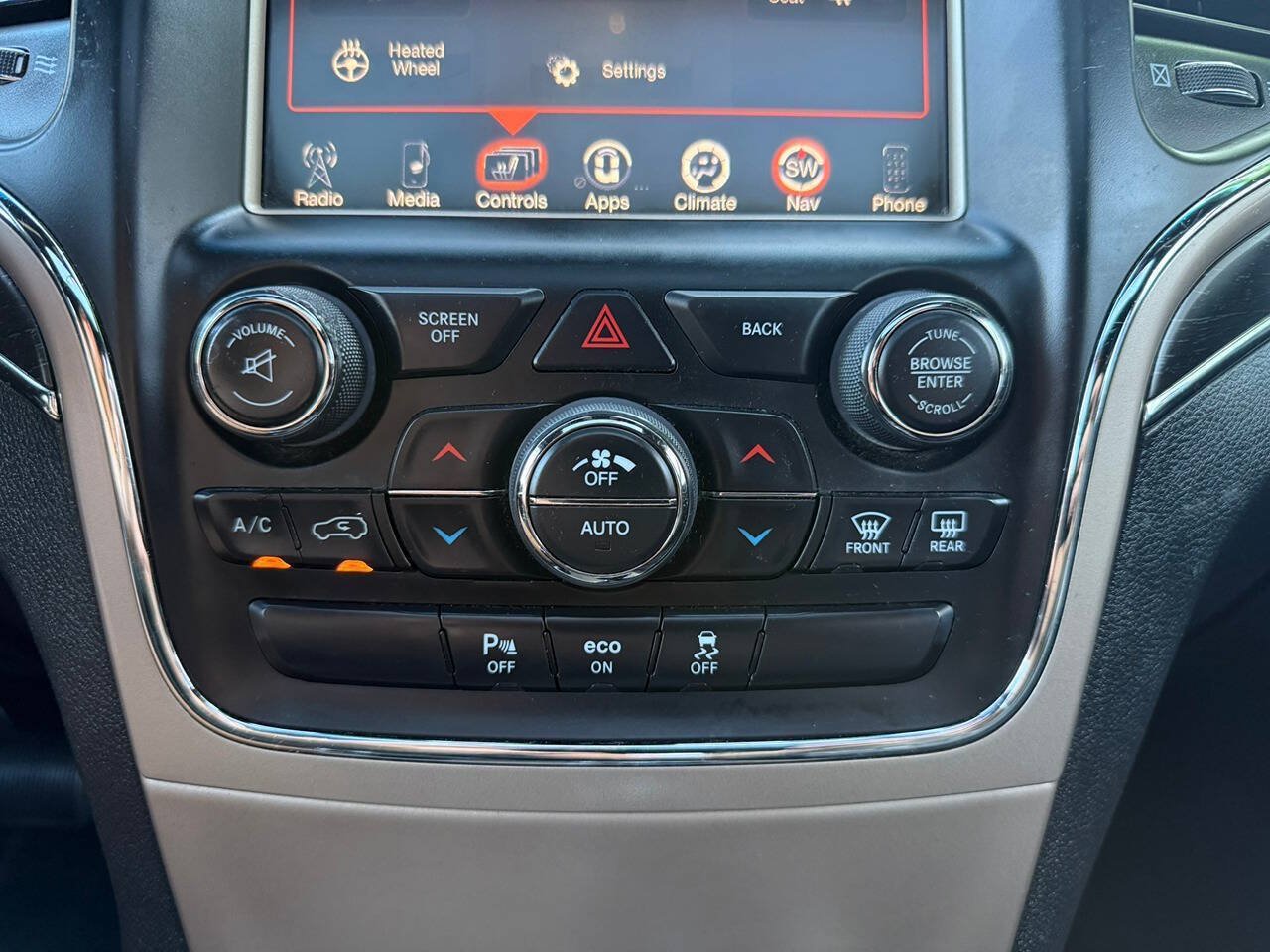 Used 2015 Jeep Grand Cherokee Limited AWD/4WD image 16