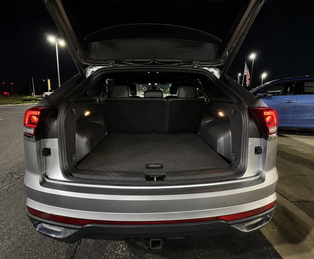 Used 2023 Volkswagen Atlas Cross Sport SE AWD/4WD image 19