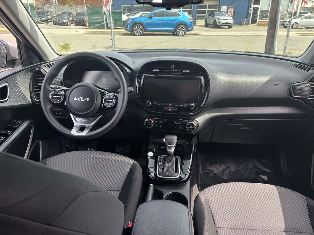 Used 2023 Kia Soul S FWD image 20