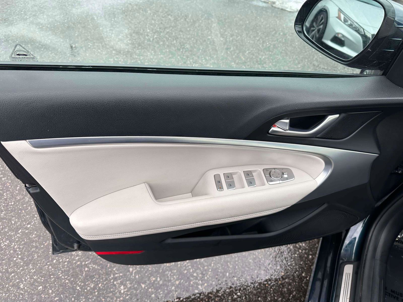 Used 2024 Genesis G70 2.5T image 15