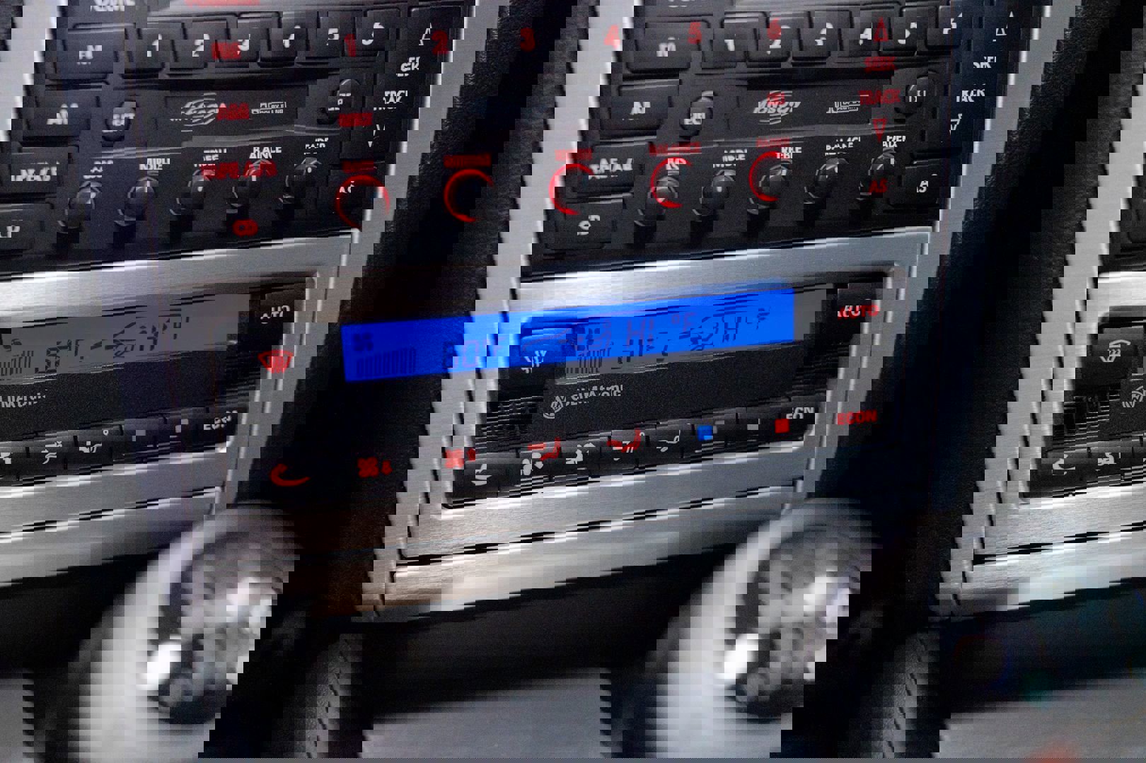 Used 2004 Volkswagen R32 image 43