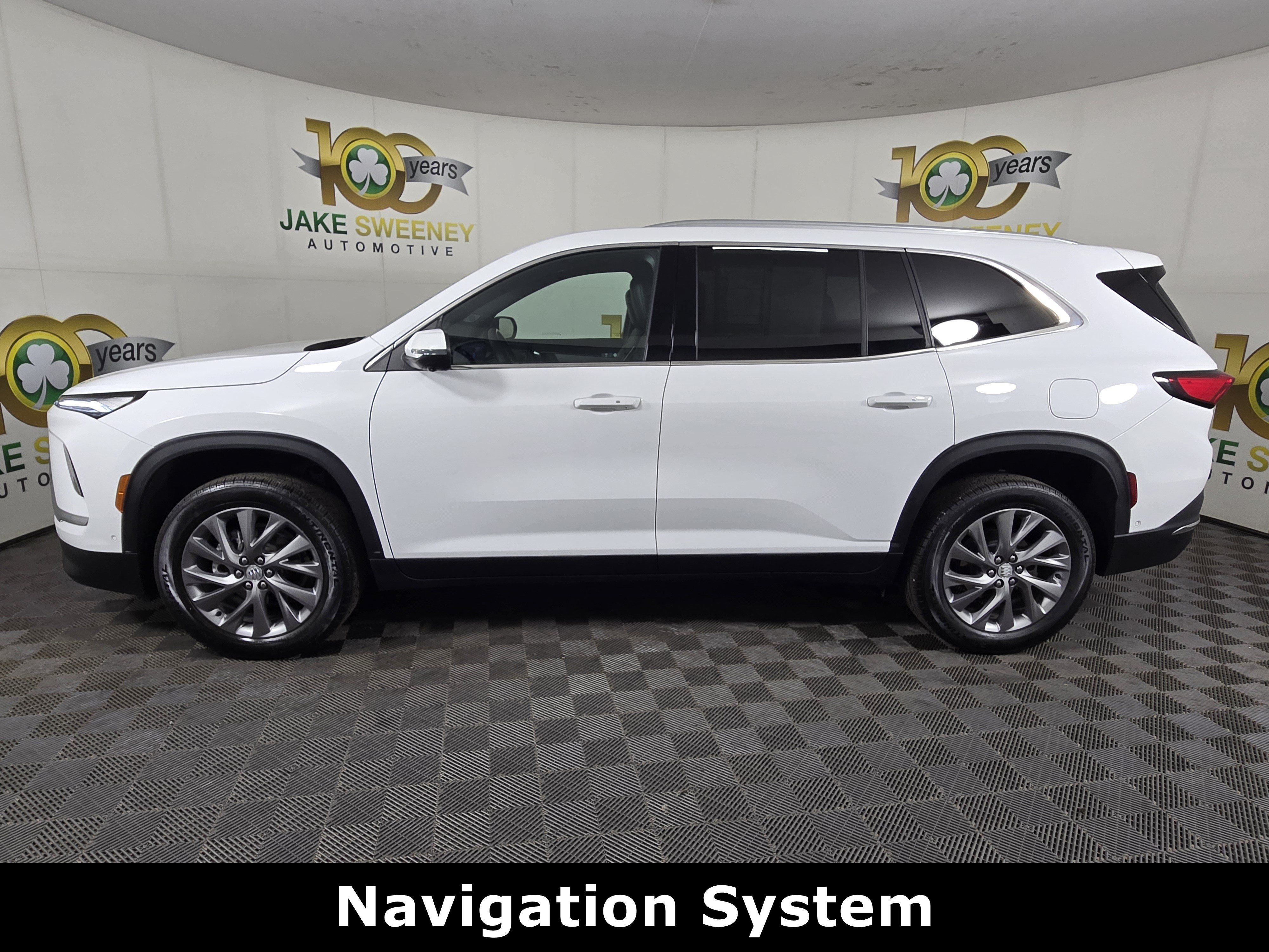 Used 2025 Buick Enclave Preferred w/ Super Cruise Package AWD/4WD image 4