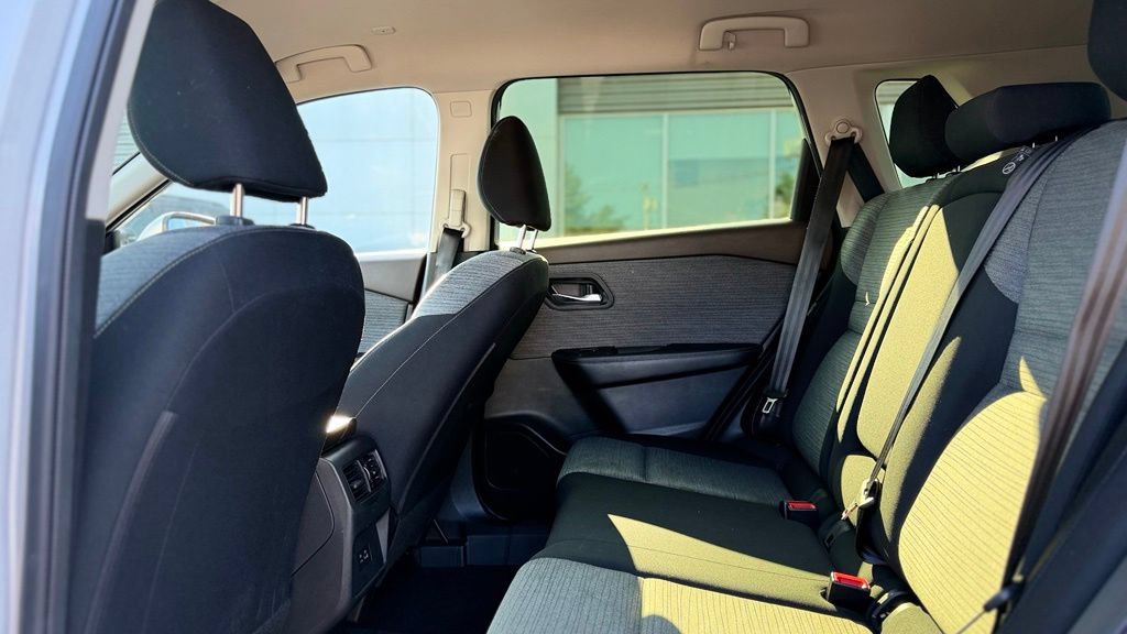 Used 2023 Nissan Rogue SV AWD/4WD image 22