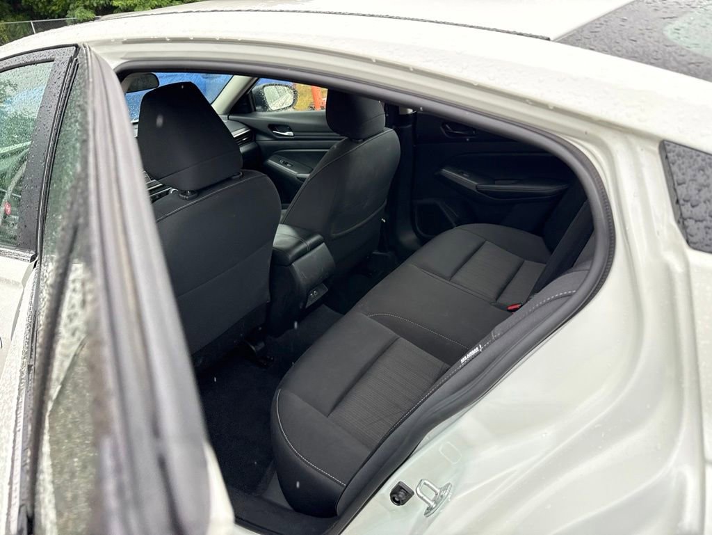Used 2024 Nissan Altima 2.5 SV FWD image 13