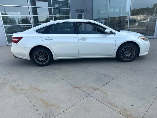 Used 2017 Toyota Avalon Limited w/ All Weather Liner Package FWD image 8