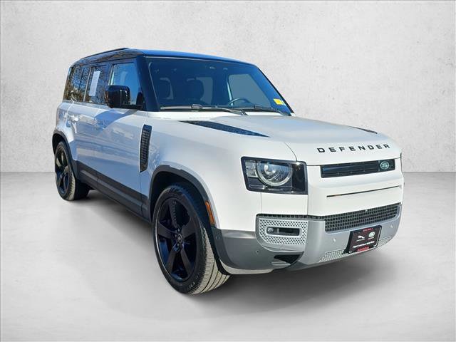 Used 2023 Land Rover Defender 110 SE image 3