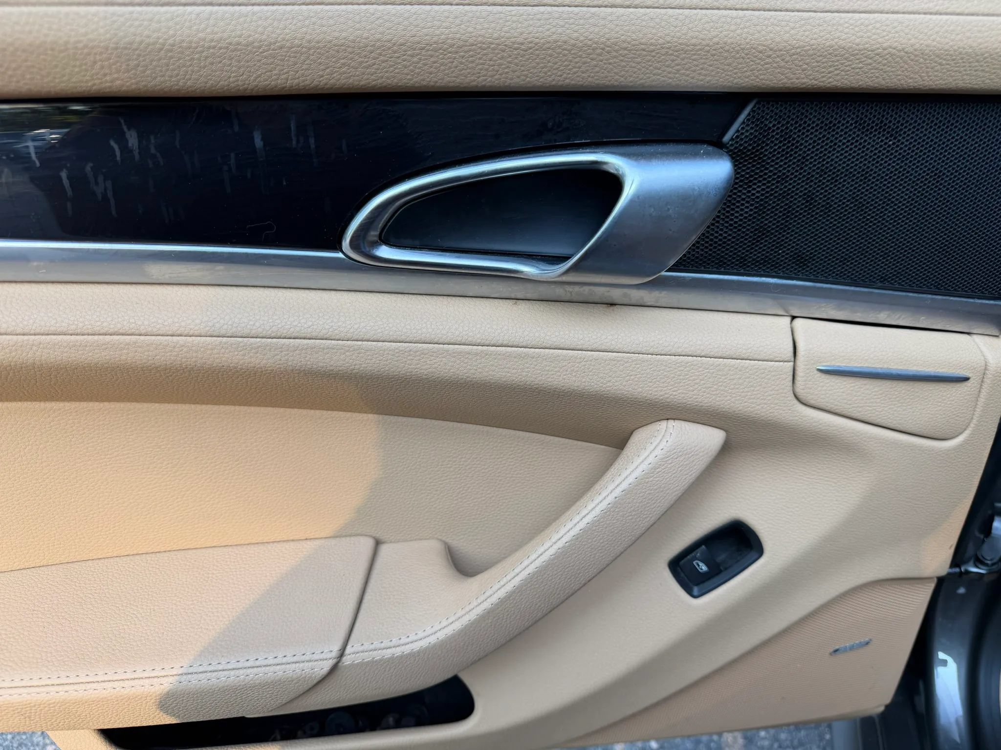 Used 2014 Porsche Panamera RWD image 20