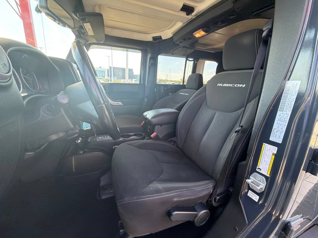 Used 2016 Jeep Wrangler Unlimited Rubicon w/ Connectivity Group AWD/4WD image 12