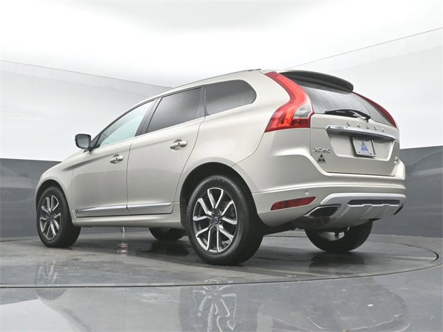 Used 2017 Volvo XC60 T6 Dynamic w/ Preferred Option Package image 14