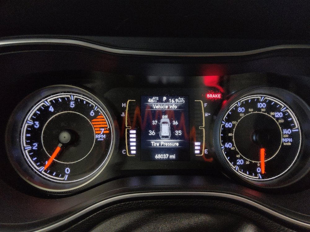Used 2021 Jeep Cherokee Latitude Plus FWD image 23