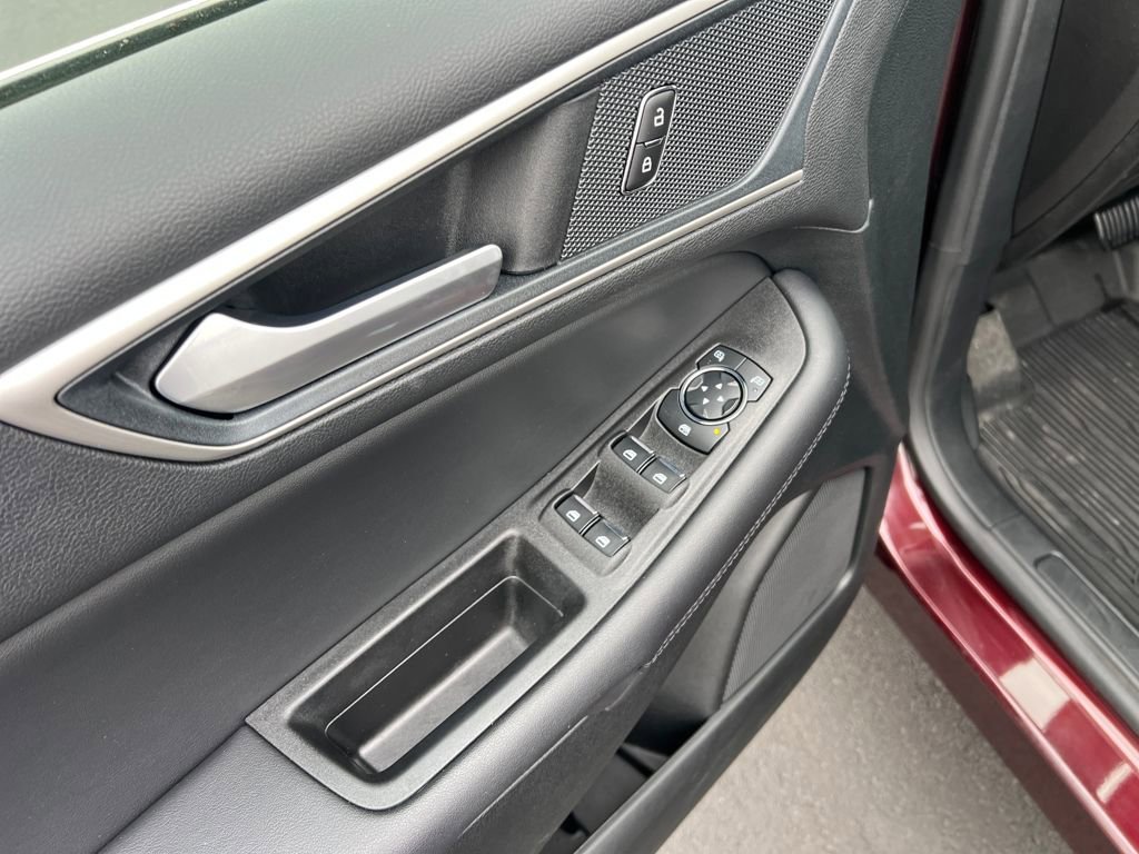 Certified 2024 Ford Edge SEL w/ Convenience Package image 13