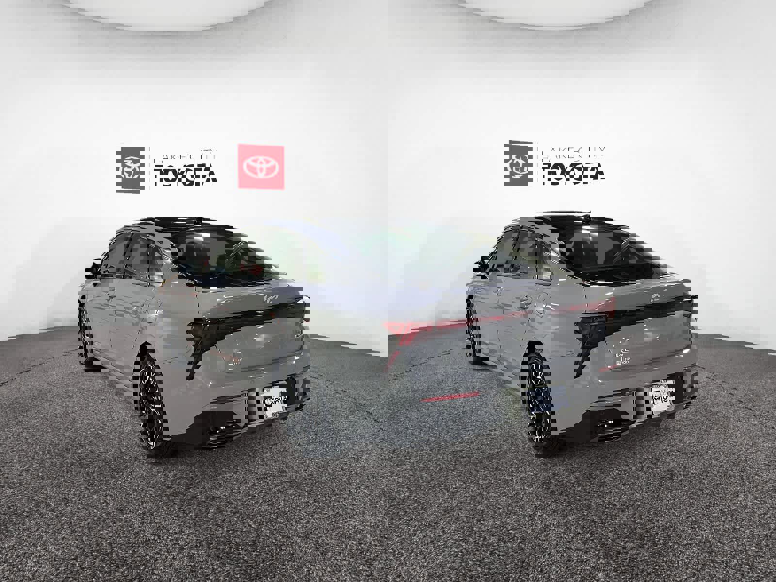 Used 2025 Kia K5 GT-Line w/ GT-Line Premium Package image 4