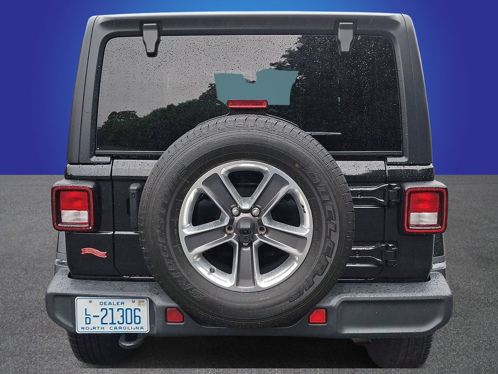Used 2022 Jeep Wrangler Unlimited Sahara AWD/4WD image 5