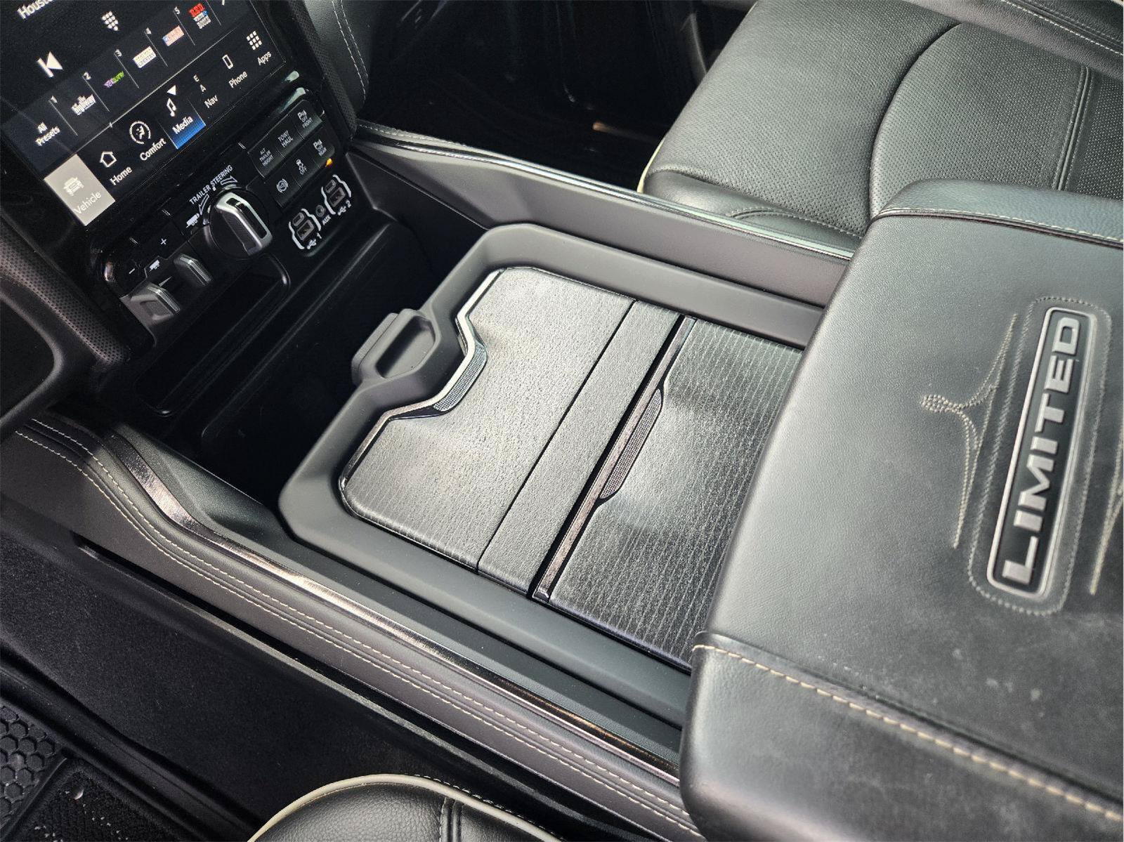 Used 2024 RAM 3500 Limited AWD/4WD image 18