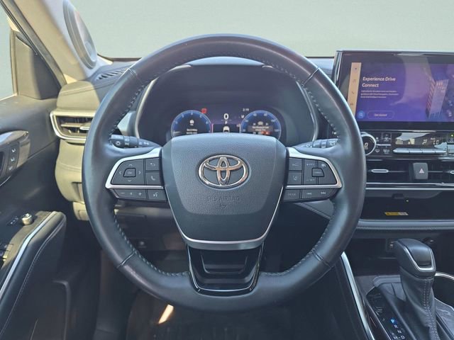 Used 2023 Toyota Highlander Platinum image 6