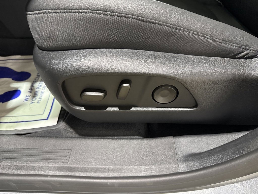 New 2026 GMC Terrain Denali w/ LPO, Black Badging Package image 18