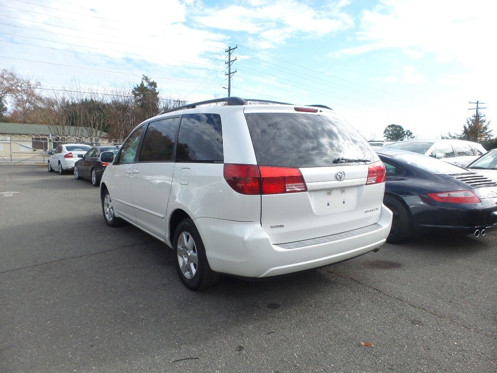 Used 2005 Toyota Sienna XLE FWD image 4