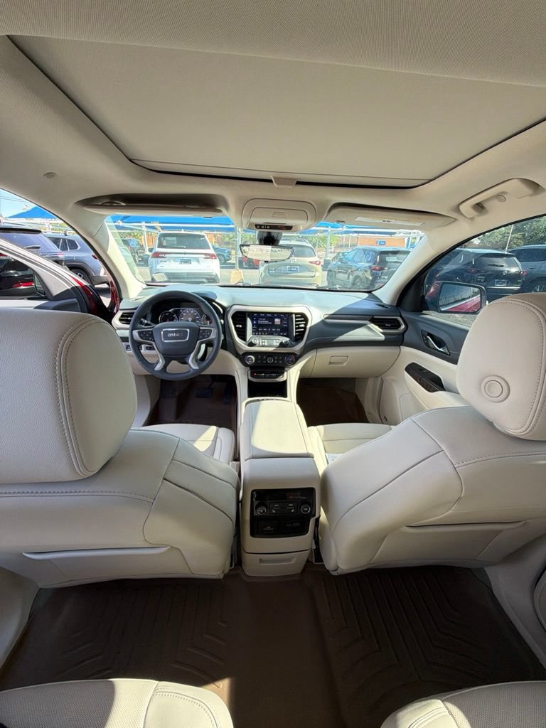 Used 2023 GMC Acadia Denali w/ Denali Ultimate Package FWD image 10