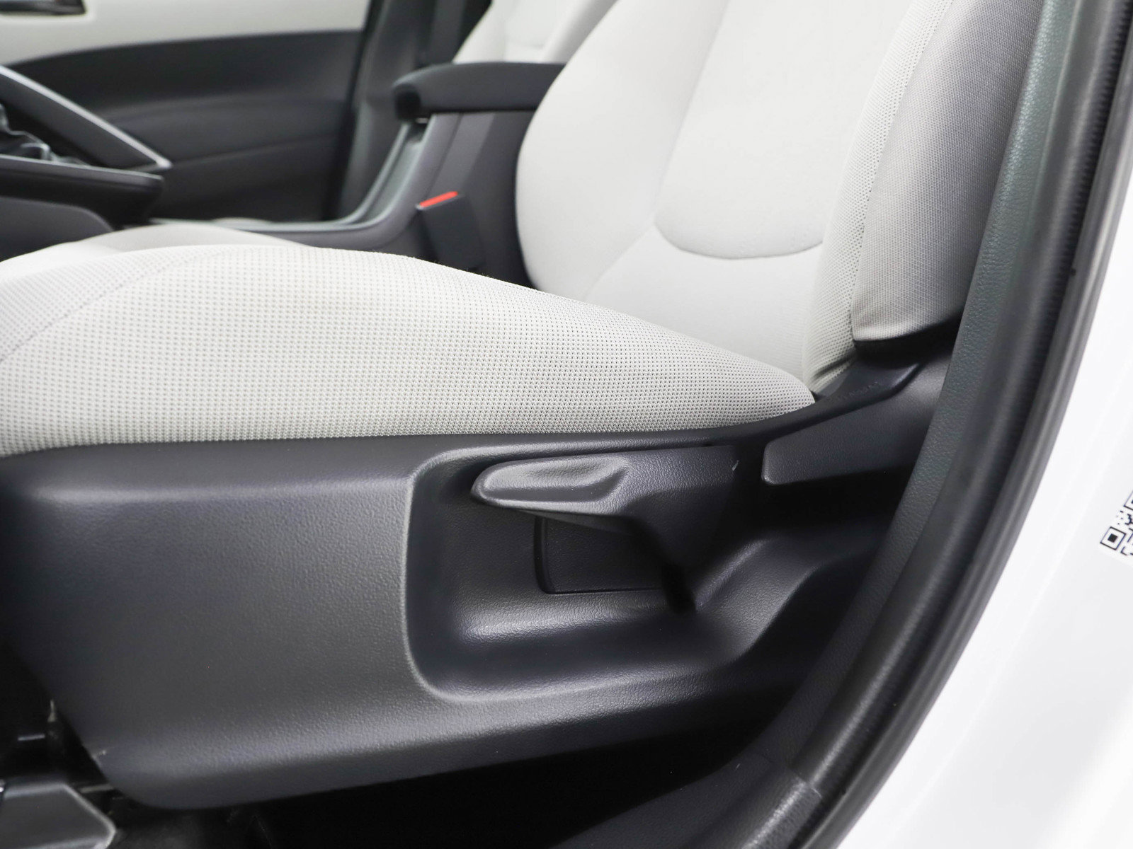 Used 2026 Toyota Corolla Cross L image 20