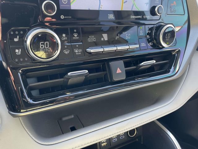 Used 2022 Toyota Highlander Limited image 26