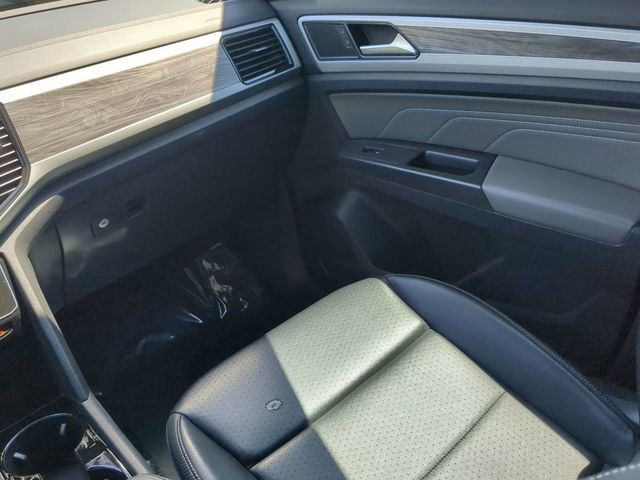 Used 2022 Volkswagen Atlas Cross Sport SE image 17