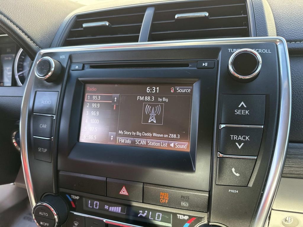 Used 2016 Toyota Camry LE FWD image 33