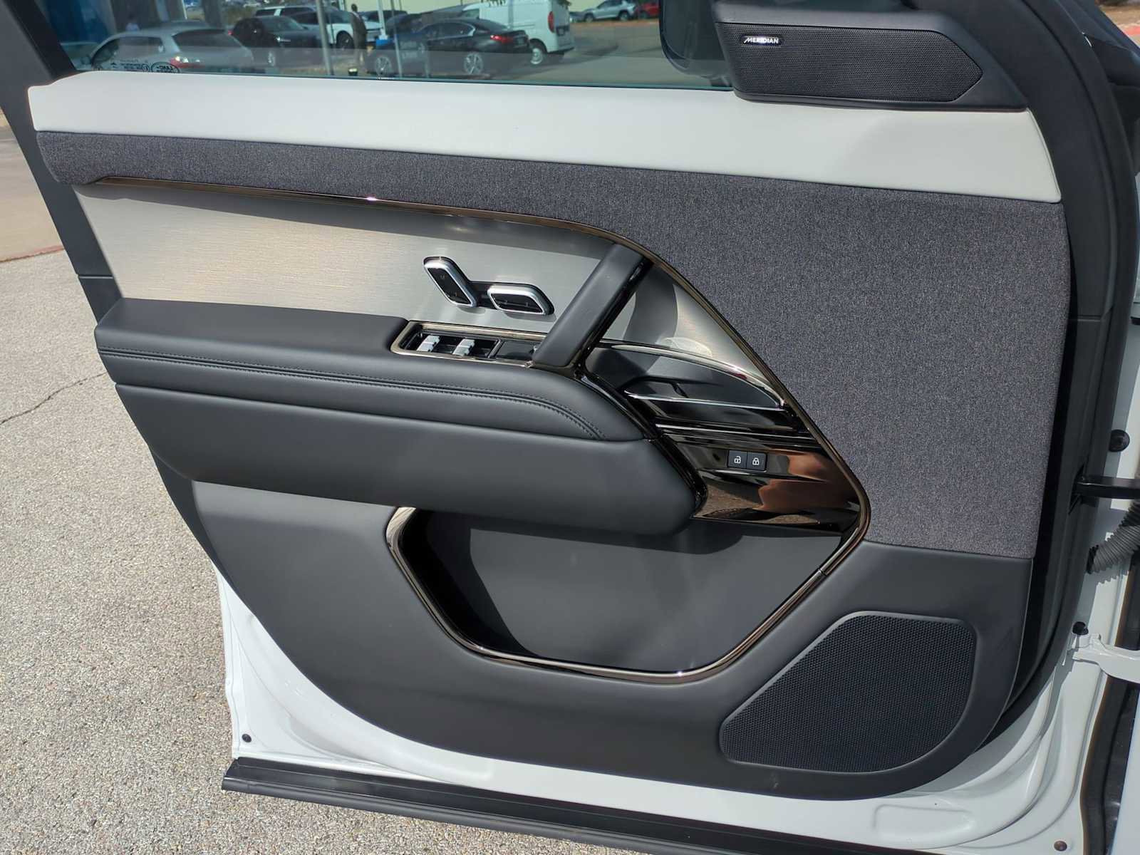 Used 2025 Land Rover Range Rover Sport Dynamic SE image 22