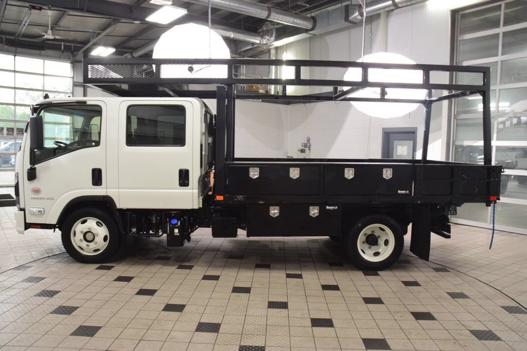 Used 2025 Chevrolet Low Cab Forward 5500XD RWD image 3