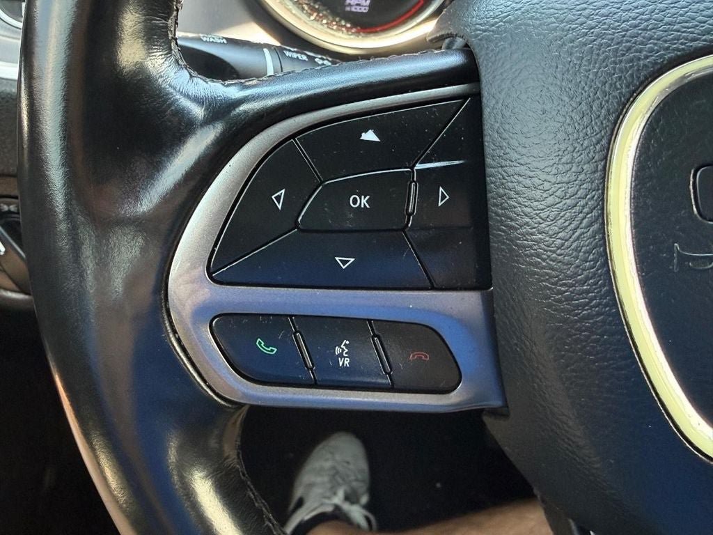 Used 2020 Dodge Charger SXT w/ Leather Interior Group RWD image 19