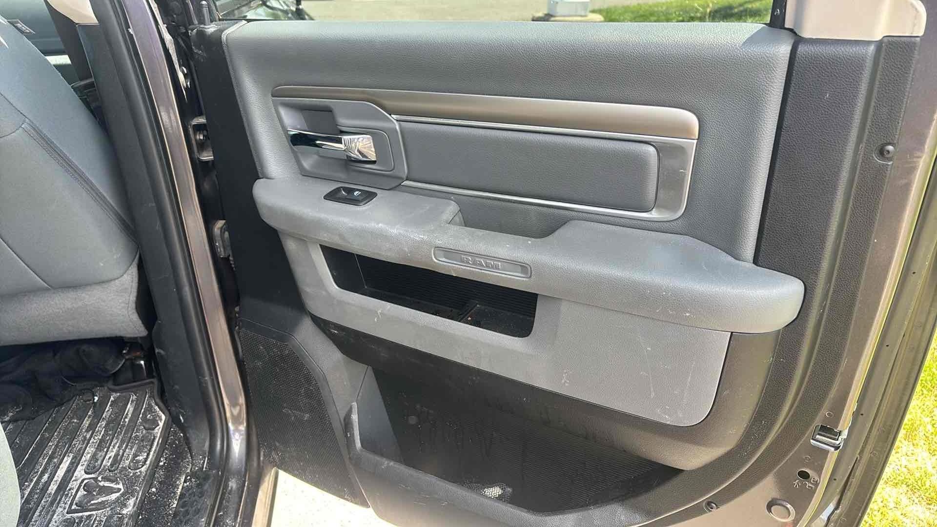 Used 2017 RAM 1500 Big Horn image 9