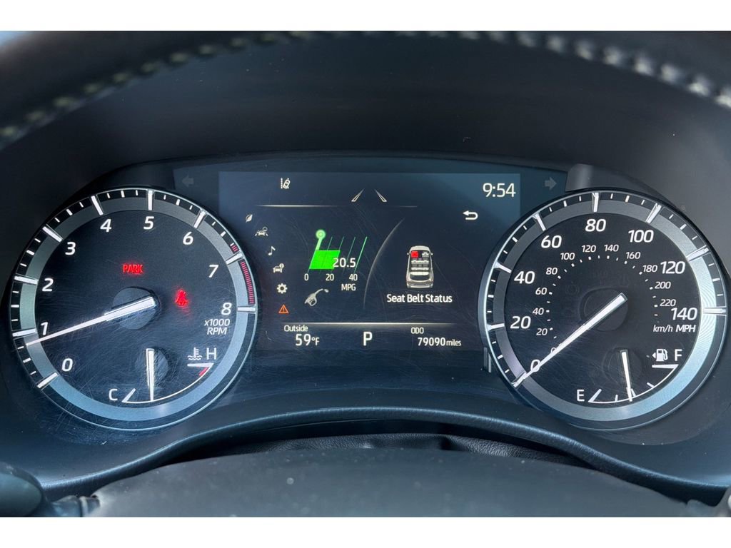 Used 2020 Toyota Highlander XLE image 31