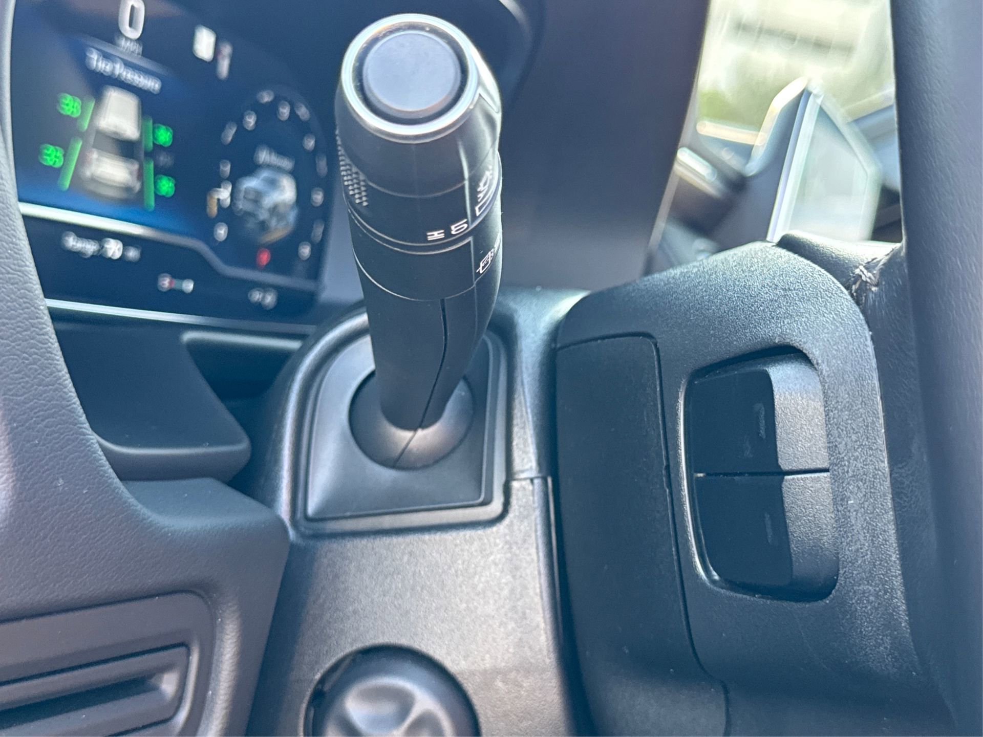 Used 2022 Chevrolet Tahoe LT w/ Luxury Package image 34